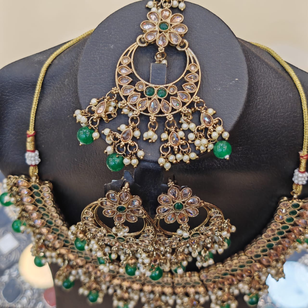 Green Kundan